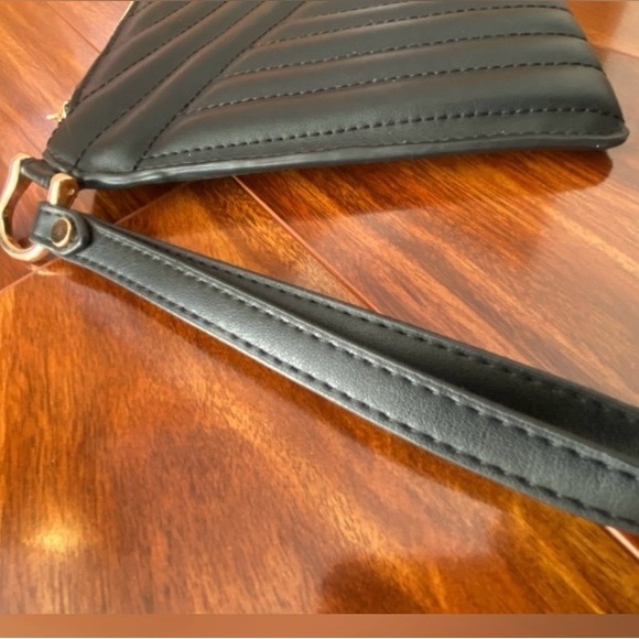 Elegant Black Quilted foam Clutch like new  9”x7” - Picture 6 of 9